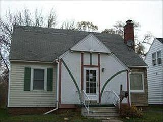1st image of 290 Eldred St
