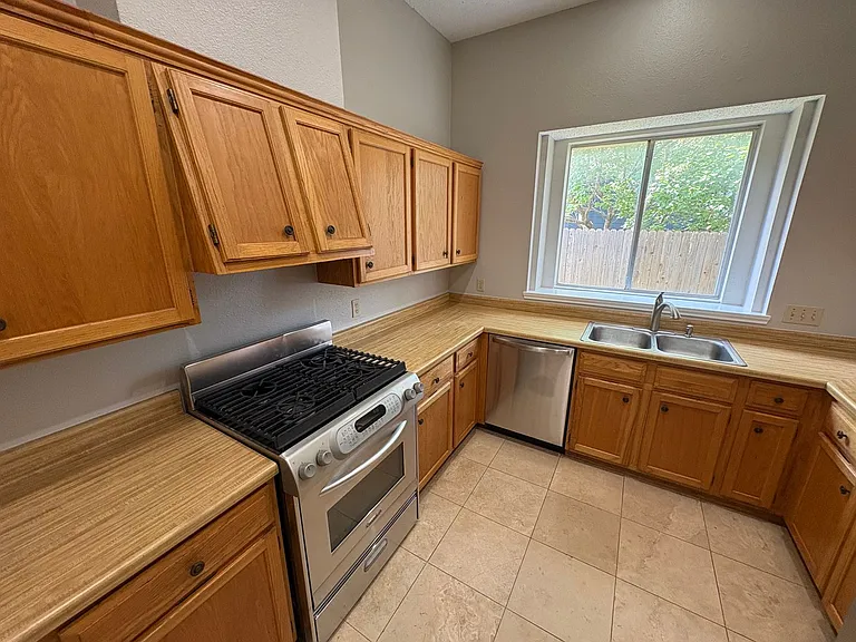 12506 Turkey Ridge Ct — Photo 9