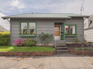 706 Laurel Ave, Tillamook, OR 97141