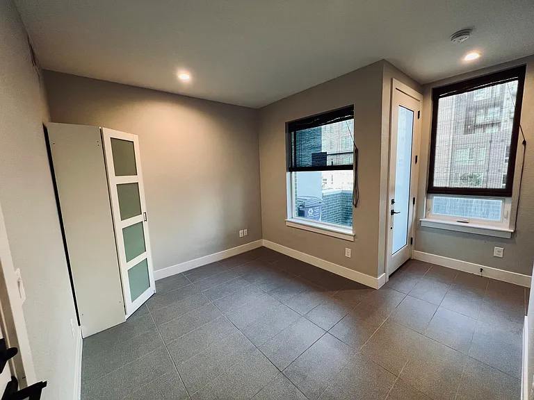1581 Grove St #1 — Photo 32