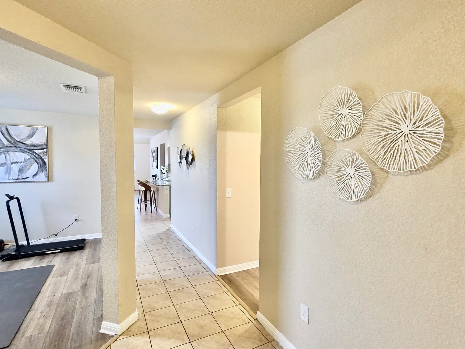 4 bed, $4,950 — Photo 2