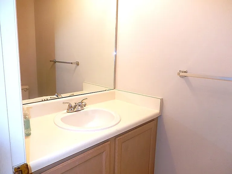 211 Bridgepath Dr — Photo 13