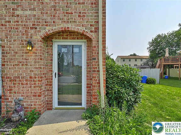 4th image of 472 Vera Cir