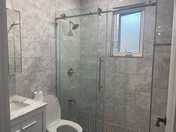 3rd image of 4225 190th St Floor 1