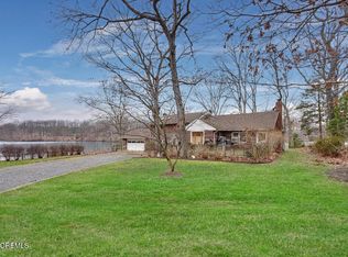 207 Lakeside Ave, Colts Neck, NJ 07722