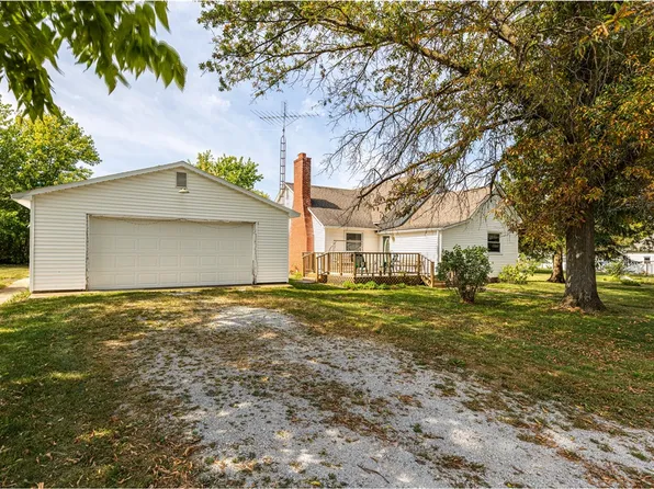 105 3rd St, Westervelt, IL 62565