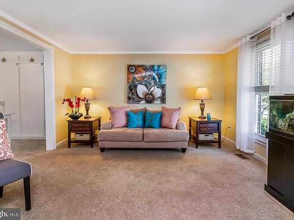 5th image of 2033 McKinley Ct