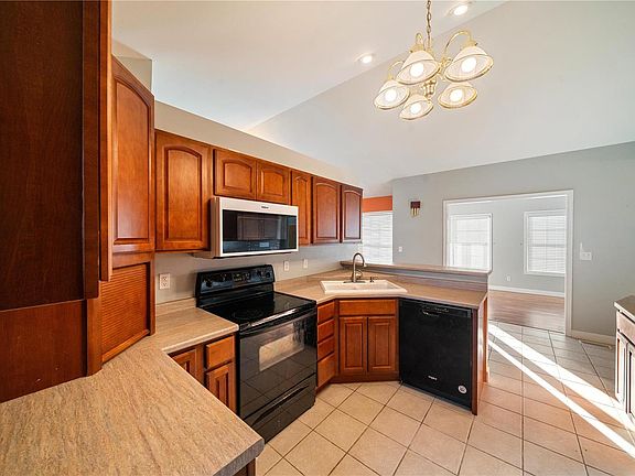 3rd image of 4883 Clermount Ct