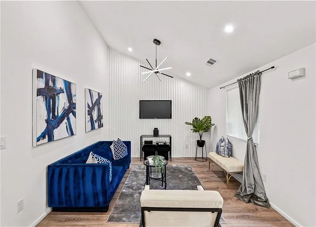 3 bed, 1200 sqft, $2,500 — Photo 4