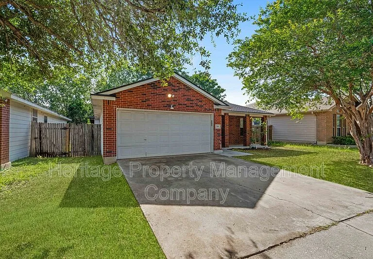 719 Eagle Trl — Photo 34