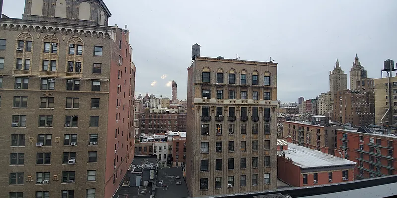 Rented by Bond New York | media 8