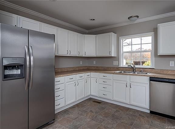 5th image of 2808 Gail Ave