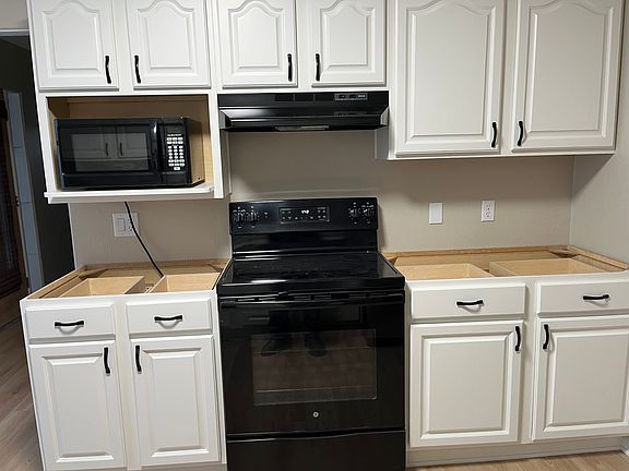 5th image of 3111 Thatcher Ave