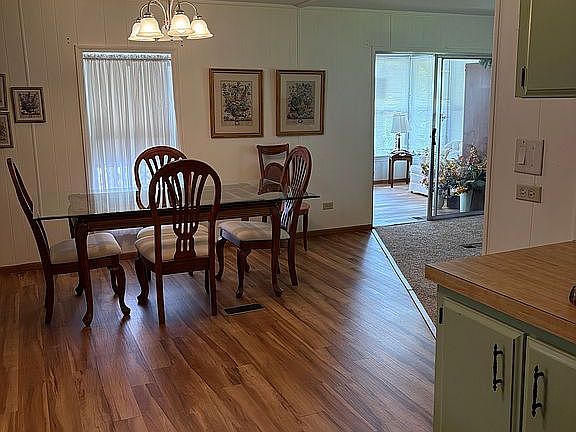 4th image of 62 Hamlin Rd