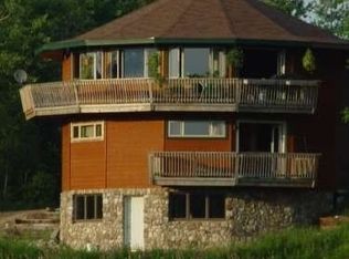 10 Desiree Ln, Lake Placid, NY 12946