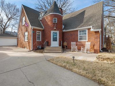 153 N Parkwood Ln, Wichita, KS, 67208