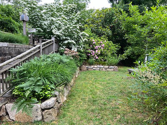 3rd image of 18 Sylvan Avenue