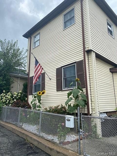 1st image of 26 Alden Park #26