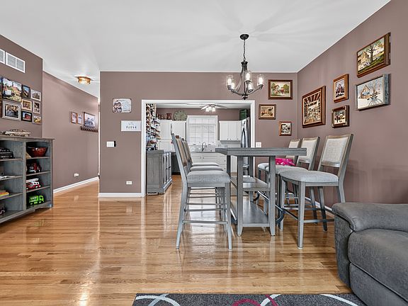 5th image of 11417 Russell Dr Unit 1