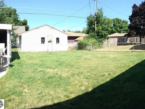 4th image of 3127 Birchwood Ave SW