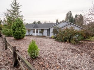 235 Burgundy Rd, Healdsburg, CA 95448