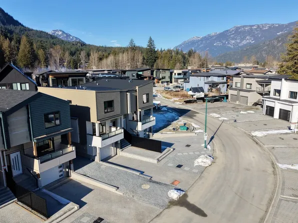 1004 Phare Cres, Pemberton, BC V0N 0A7