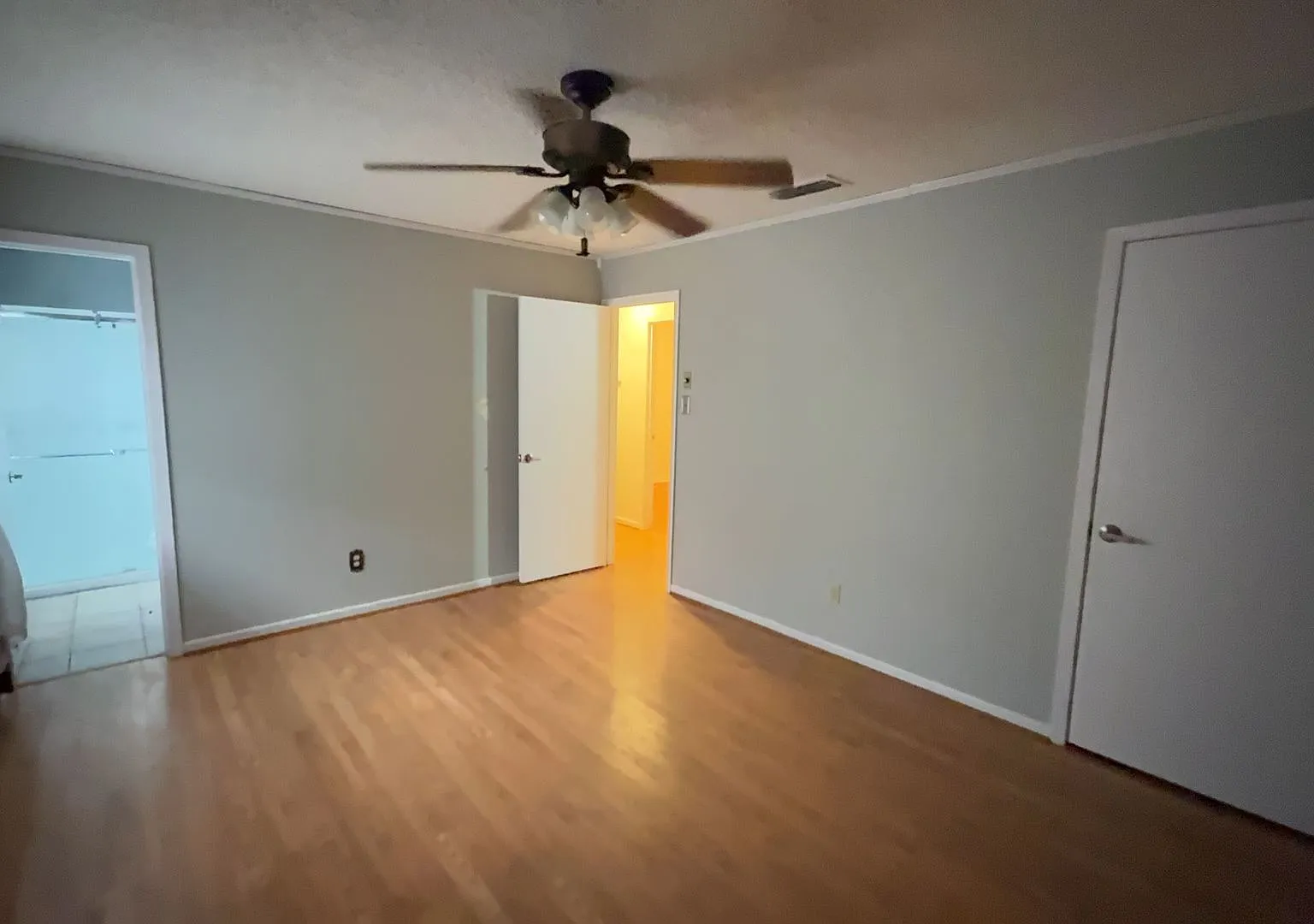 3 bed, 1235 sqft, $1,350 — Photo 3