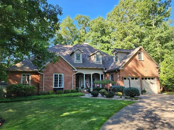 311 Far Country Dr, Daniels, WV 25832