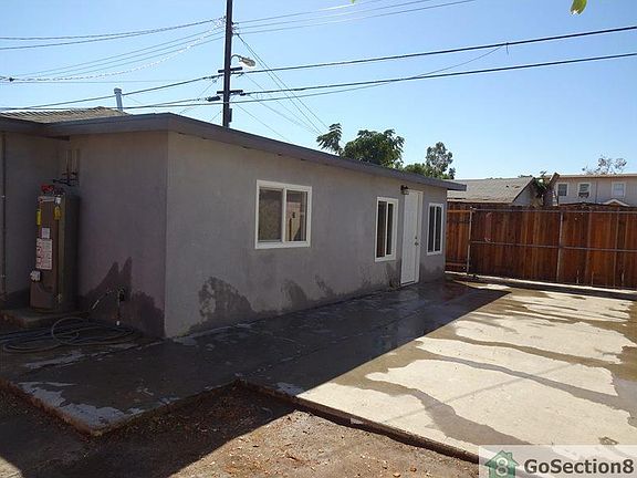 5th image of 859 1/2 S Olive St