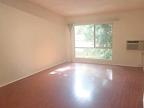 2nd image of 1152 N Poinsettia Pl APT 17