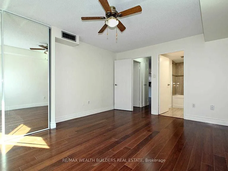 77 Maitland Pl #207 — Photo 25