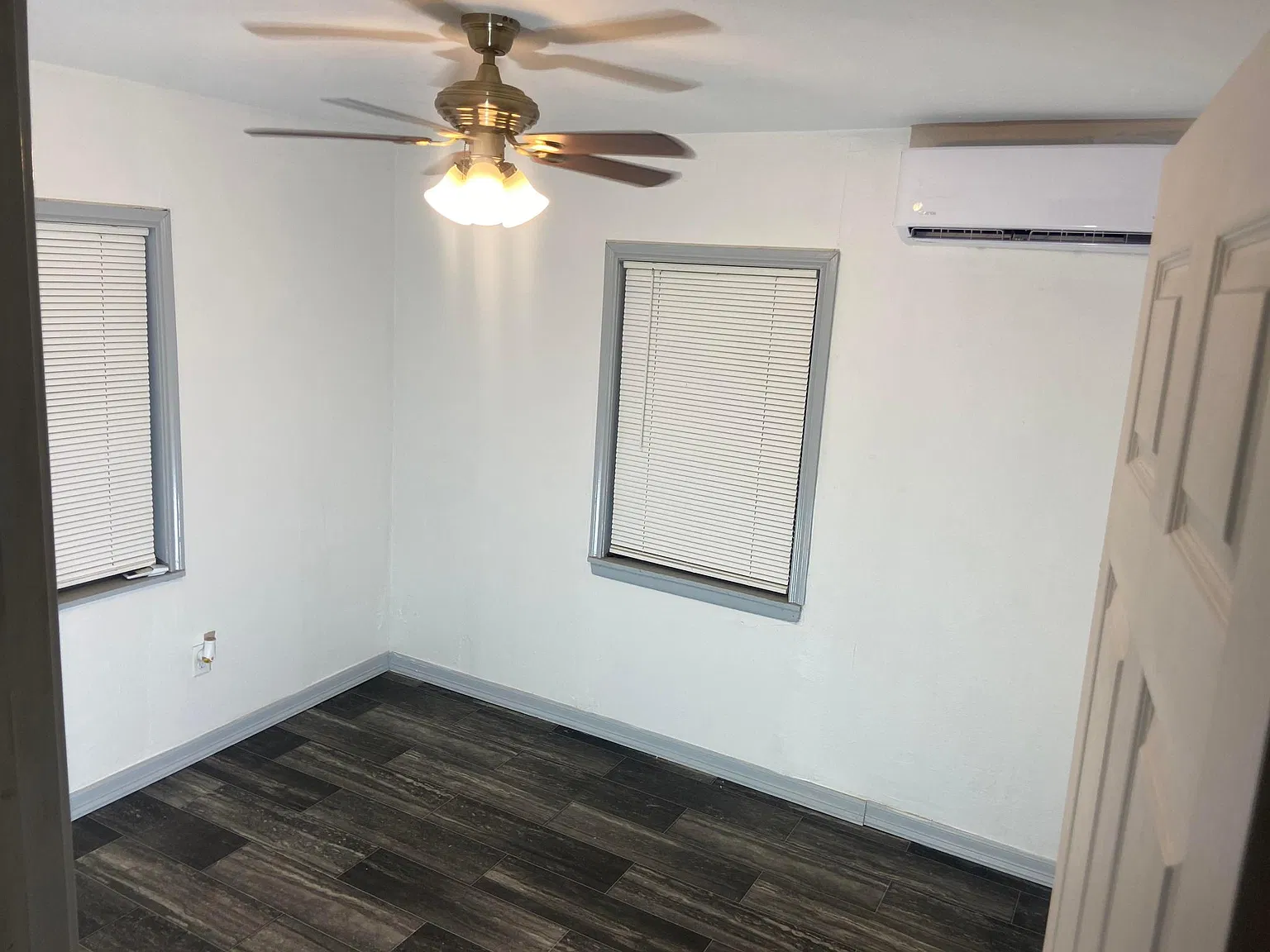 2 bed, 696 sqft, $950 — Photo 2