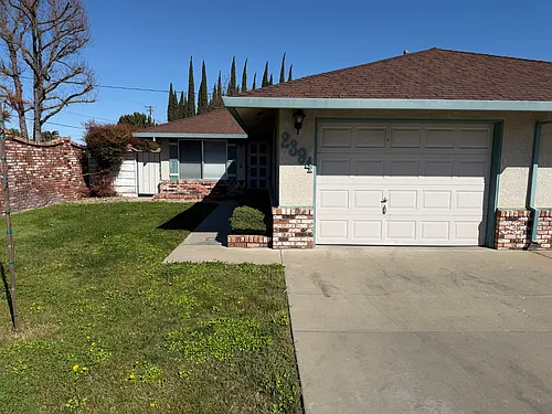 2394 Laurel Cir Photo 1