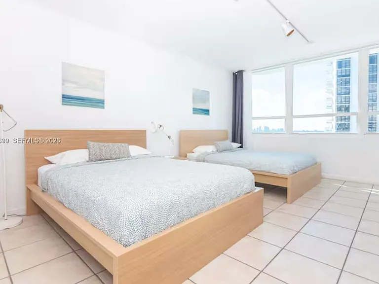 5445 Collins Ave #1108 — Photo 11
