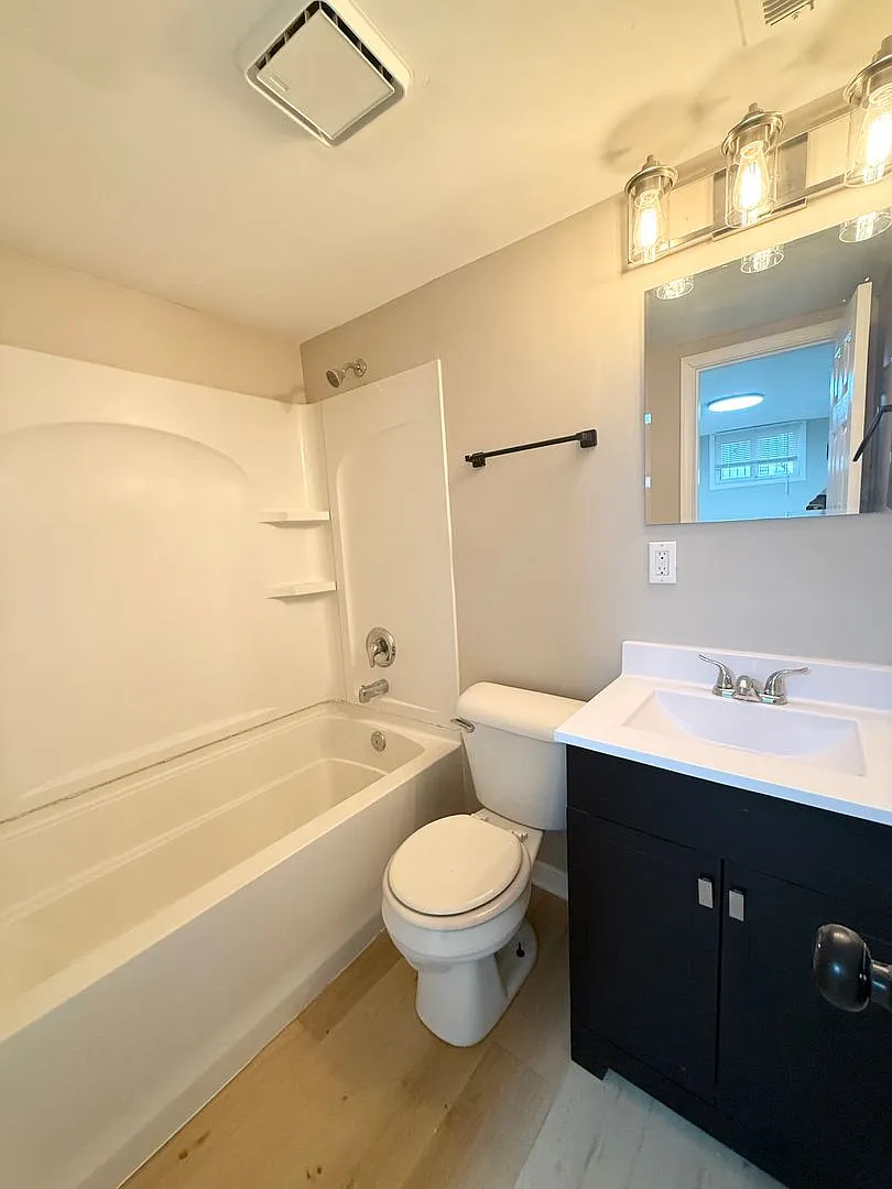 563 S 26th Ave Apartments — Photo 3