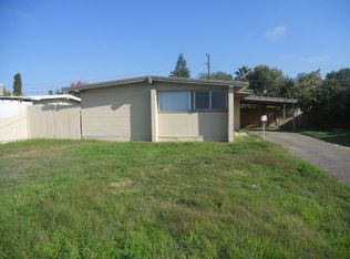 933 Brookhaven Dr, Clovis, CA 93612