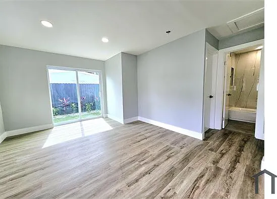 2865 NE 13th Ave — Photo 16