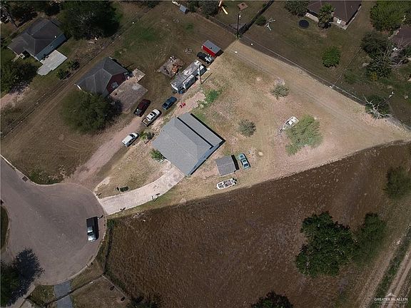 2nd image of 7807 Magnolia Cir