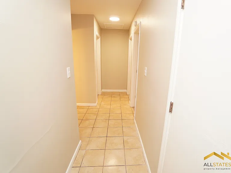 2808 Southwood Dr — Photo 6