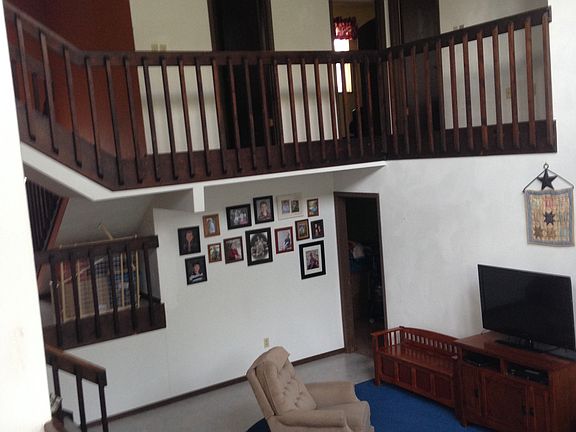 5th image of 95 Wilshire Dr