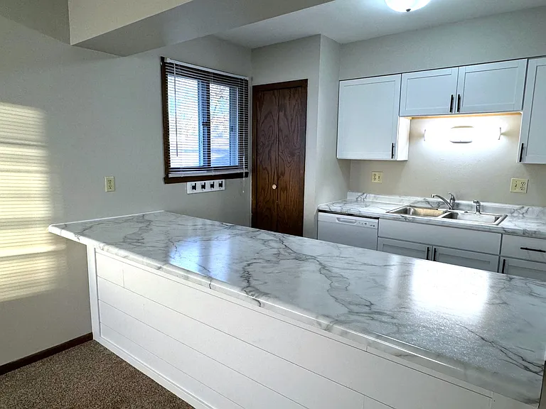 1609 11th Ave N #1 — Photo 2