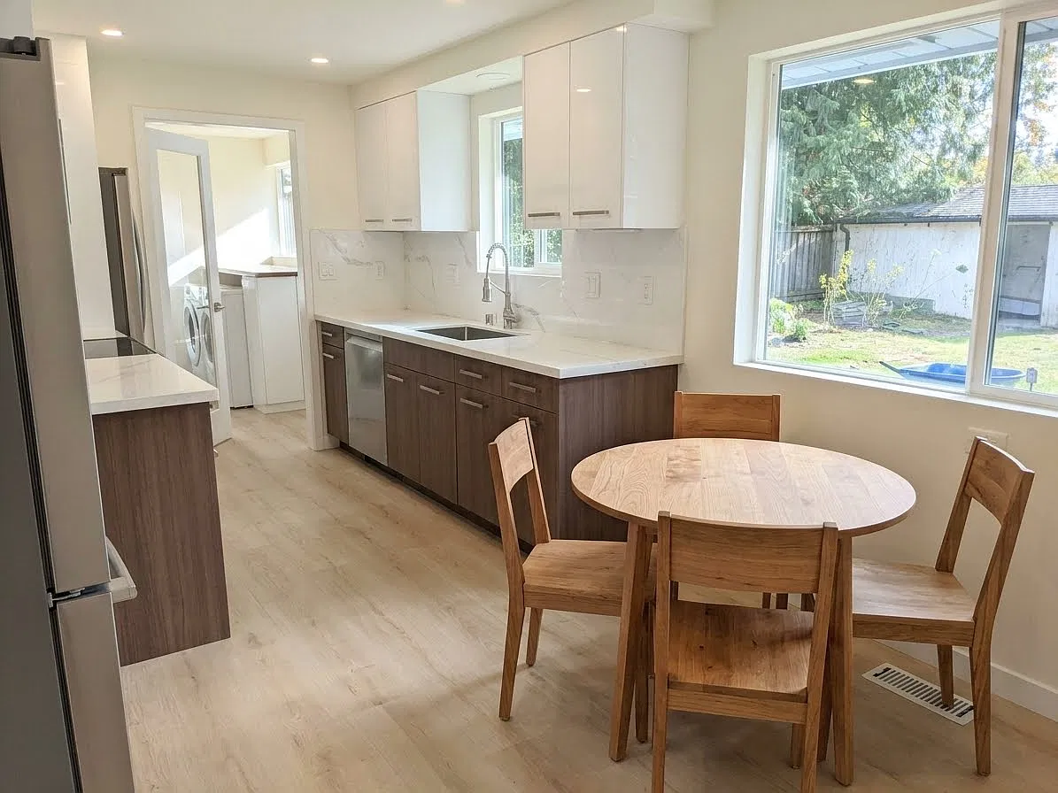 3 bed, 1110 sqft, $3,150 — Photo 4