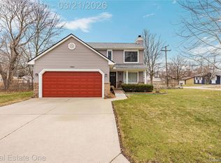 1065 Round Lake Rd, White Lake, MI