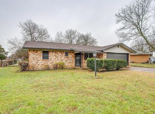 1201 Lynnwood Dr, Cleburne, TX 76033