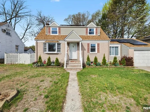 198 Roosevelt Ave, Bergenfield, NJ 07621