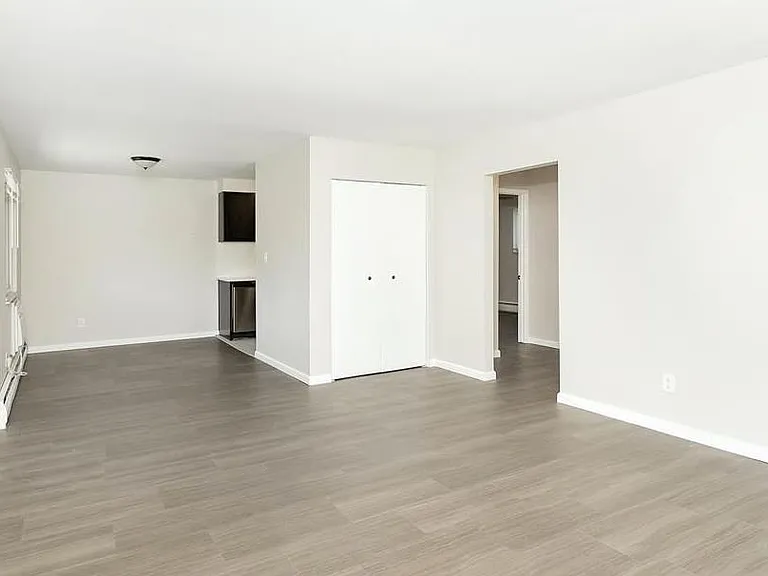 3330 Greenfield Rd #7 — Photo 7