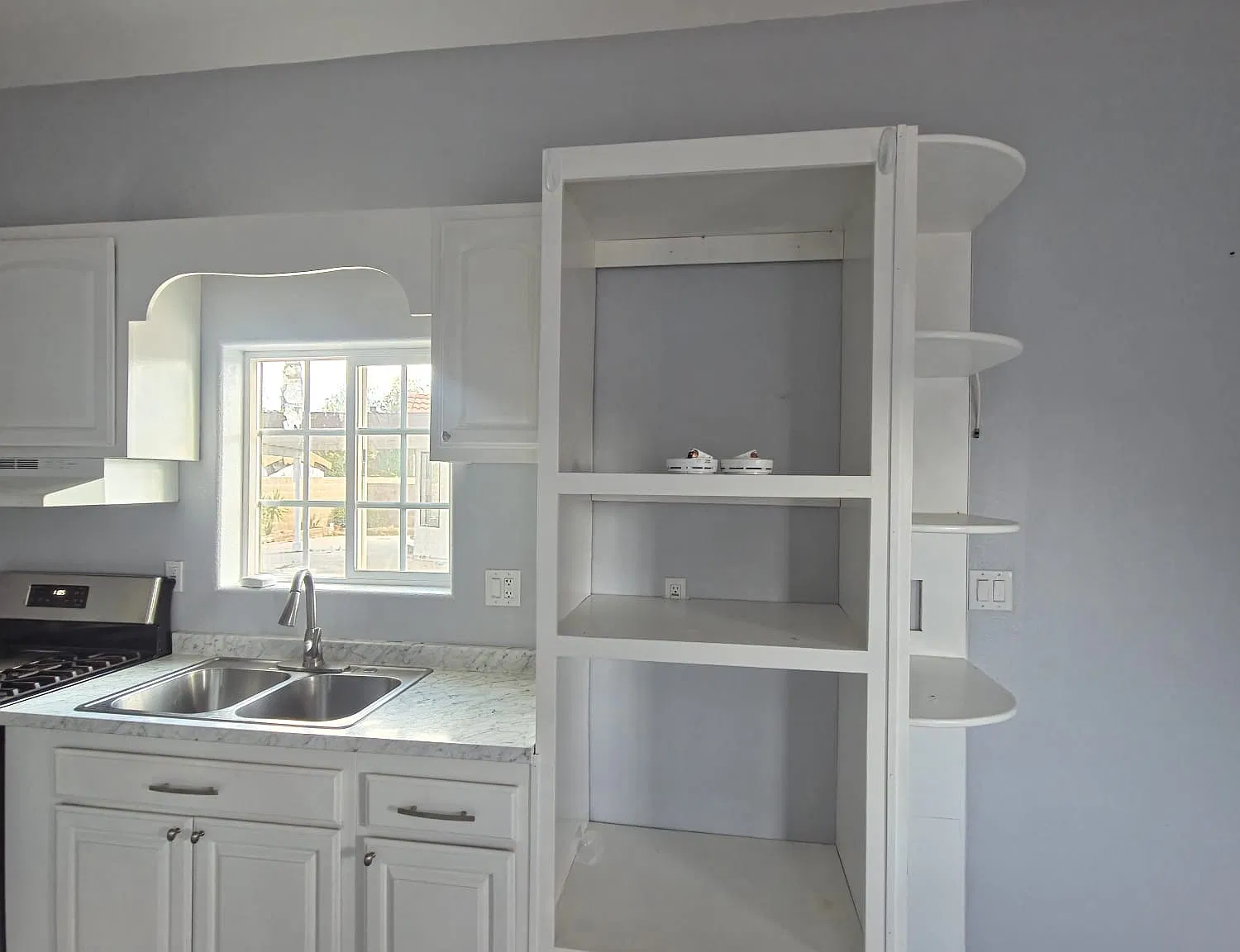 2 bed, 850 sqft, $2,200 — Photo 2