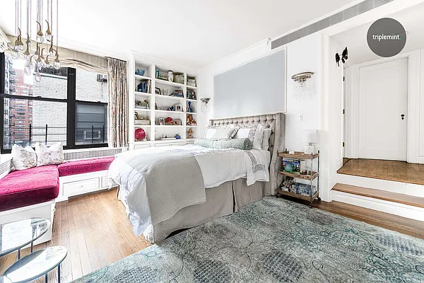 Sold by Triplemint | media 16