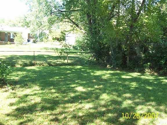 4th image of 10769 Maplehill Dr