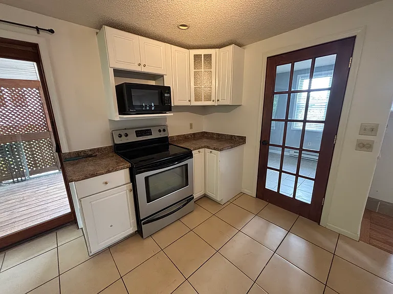 205-207 Helen St #1 — Photo 6